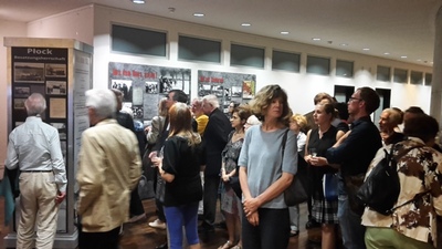 Otwarcie wystawy „Vertriebene 1939... " w siedzibie Fundacji Konrada Adenauera w Berlinie, 7 września 2016 r. Po wystawie gości oprowadzał jej kurator, dr Jacek Kubiak