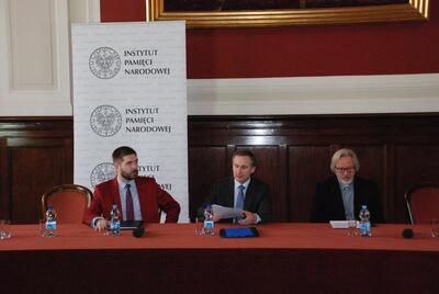 W pierwszej sesji konferencji wystąpili: dr Jarosław Durka, ks. prof. dr hab. Józef Marecki i mgr Jakub Bulzak