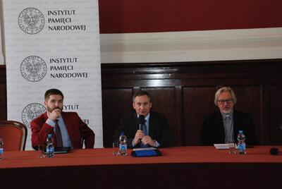 Dr Jarosław Durka wystąpił z referatem „Polityka władz partyjno-państwowych wobec sanktuarium Matki Bożej Częstochowskiej na Jasnej Górze w latach 1945–1989”