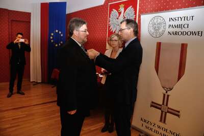 Uroczystość wręczenia Krzyży Wolności i Solidarności, Poznań 19 grudnia 2016. Na zdj. Krzysztof Borowiak