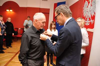 Uroczystość wręczenia Krzyży Wolności i Solidarności, Poznań 19 grudnia 2016. Na zdj. Aleksander Krych