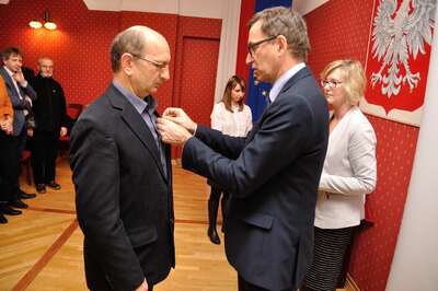 Uroczystość wręczenia Krzyży Wolności i Solidarności, Poznań 19 grudnia 2016. Na zdj. Krzysztof Skowera