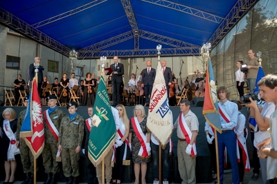 Akt dekoracji. Dekoruje zastępca Prezesa IPN prof. Krzysztof Szwagrzyk i Wojewoda Lubuski Władysław Dajczak. Fot. K. Filmanowicz/Radio Zachód