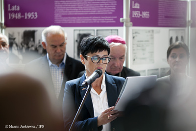 Poseł Lidia Burzyńska. Wystawa „Da mihi animas, caetera tolle. Arcybiskup Antoni Baraniak 1904–1977” – Warszawa, 13 września 2017. Fot. Marcin Jurkiewicz / IPN