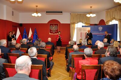 W imieniu odznaczonych przemawia Joanna Frankiewicz