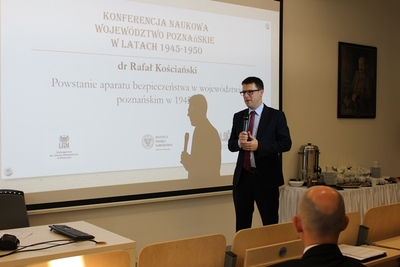 Dyskusja, odpowiada dr Rafał Kościański