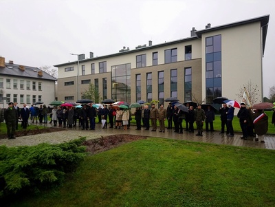 Składanie kwiatów przy pomniku gen. Dowbor Muśnickiego Fot. Rafał Kościański