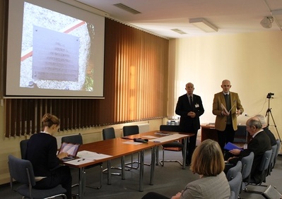 Otwarcie spotkania: przewodniczący Komitetu prof. dr hab. Zbigniew Pilarczyk oraz Dyrektor IPN w Poznaniu dr hab. Rafał Reczek