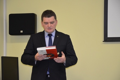 Sprawozdanie z działalności Komitetu Ochrony Pamięci Walk i Męczeństwa przedstawił sekretarz Michał Kalisz. Fot. K. Gajda-Bator