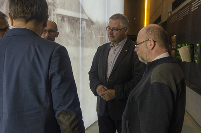 Historyczna debata z okazji Narodowego Dnia Pamięci Polaków ratujących Żydów pod okupacją niemiecką w muzeum w Markowej.