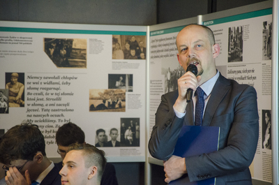 Historyczna debata z okazji Narodowego Dnia Pamięci Polaków ratujących Żydów pod okupacją niemiecką w muzeum w Markowej.