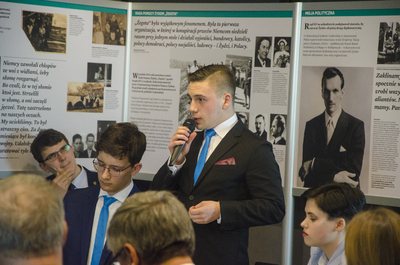 Historyczna debata z okazji Narodowego Dnia Pamięci Polaków ratujących Żydów pod okupacją niemiecką w muzeum w Markowej.