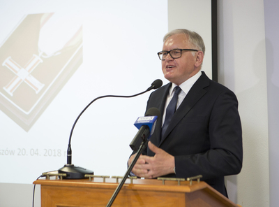 Antoni Tokarczuk siostrzeniec abp. Ignacego Tokarczuka.