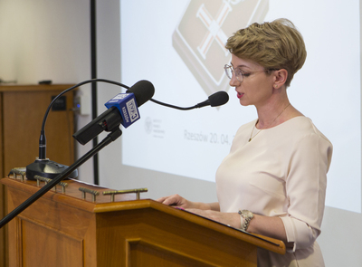 Katarzyna Gajda-Bator - prowadząca uroczystość.