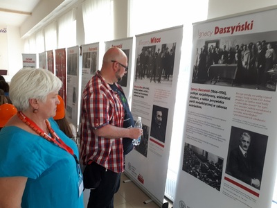 Prezentacja wystawy „Ojcowie Niepodległości” na spotkaniu „Przystanek Historia Lwów”.