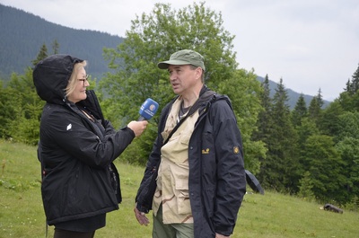 Historycy i dziennikarze na Przełęczy Legionów.