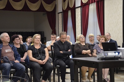 Spotkanie historyków i dziennikarzy z Polakami w Nowym Soloncu.