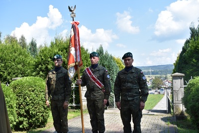 Odsłonięcie pierwszego pomnika „Szlaku Orląt Lwowskich”, upamiętniającego ppor. Jana Feliksa Charlewskiego.