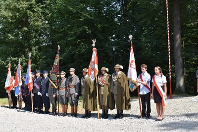 Odsłonięcie pierwszego pomnika „Szlaku Orląt Lwowskich”, upamiętniającego ppor. Jana Feliksa Charlewskiego.