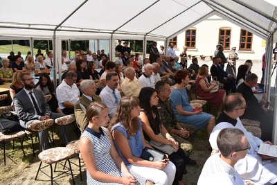 Odsłonięcie pierwszego pomnika „Szlaku Orląt Lwowskich”, upamiętniającego ppor. Jana Feliksa Charlewskiego.
