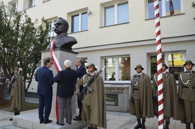 Uroczystość odsłonięcia pomnika Marszałka Józefa Piłsudskiego w Brzozowie.
