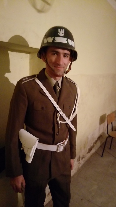 Prezentacja eksponatów i wyposażenia przeciwatomowego schronu „Marysieńka” w Rzeszowie.