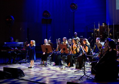 Julia Konior podczas koncertu „Tryptyk Niepodległa”