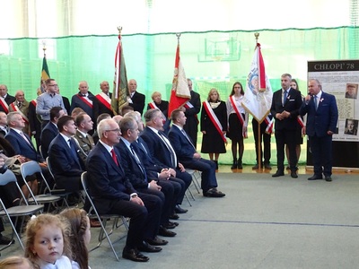 Uroczyste obchody 40. rocznicy powołania Komitetu Samoobrony Chłopskiej Ziemi Rzeszowskiej w Zespole Szkół w Łowisku.