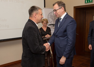 Piotr Ożóg laureat nagrody Świadek Historii i dr Jarosław Szarek - prezez IPN.