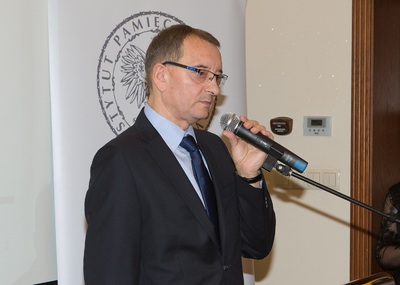 Dr Robert Witalec - z-ca naczelnika Oddziałowego Archiwum IPN.