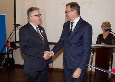 Andrzej Zajdel - laureat nagrody Świadek Historii i dr Jarosław Szarek - prezes IPN.