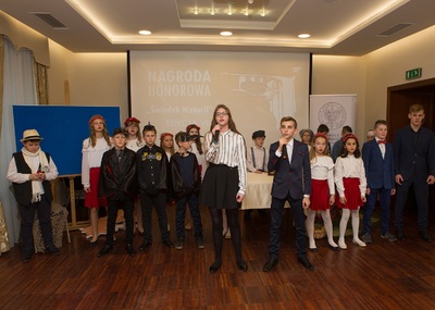 Występ uczniów Zespołu Szkół w Orzechówce.