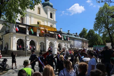 Uroczyste odsłonięcie tablicy i Alei Dębów Pamięci Kapelanów Katyńskich w Kalwarii Pacławskiej.