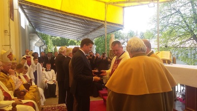 Uroczyste odsłonięcie tablicy i Alei Dębów Pamięci Kapelanów Katyńskich w Kalwarii Pacławskiej.