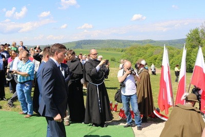 Uroczyste odsłonięcie tablicy i Alei Dębów Pamięci Kapelanów Katyńskich w Kalwarii Pacławskiej.