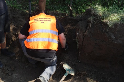 Ekshumacja Michała Szydłowskiego w miejscowości Kosina na Podkarpaciu