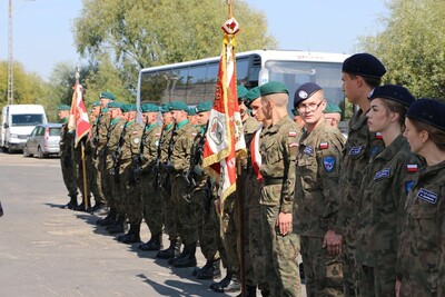 Odsłonięcie tablicy poświęconej mieszkańcom Jarosławia w 80. rocznicę ich rozstrzelania.