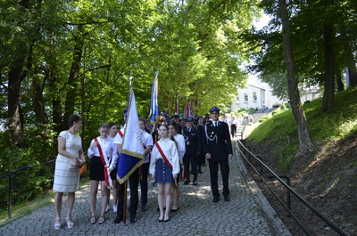 Uroczystość odsłonięcia muralu poświęconego gen. Władysławowi Sikorskiemu w Hyżnem.