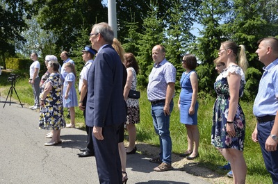 Uroczystość odsłonięcia muralu poświęconego gen. Władysławowi Sikorskiemu w Hyżnem.