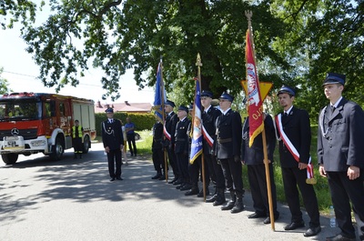 Uroczystość odsłonięcia muralu poświęconego gen. Władysławowi Sikorskiemu w Hyżnem.