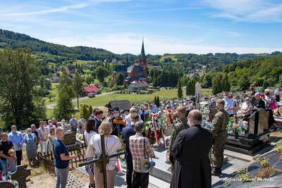 Uroczystości upamiętniające kpt. Jana Zdziarskiego w Siedliskach Bogusz.