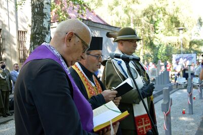 Odsłonięcie tablicy pamiątkowej na kwaterze żołnierzy polskich w Przemyślu