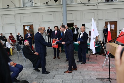 Obchody 40. rocznicy powstania NSZZ „Solidarność“ i uroczystość wręczenia Krzyży Wolności i Solidarności działaczom opozycji antykomunistycznej. Fot. Igor Witowicz