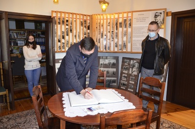 Wizyta przedstawicieli IPN Oddział w Rzeszowie w Centrum Pamięci gen. Władysława Sikorskiego w Tuszowie Narodowym