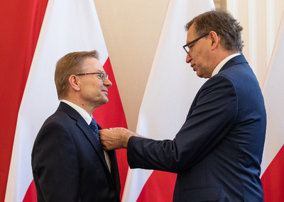 Jan Chorzępa odznaczony przez dra Jarosława Szarka KWiS. Fot. Igor Witowicz