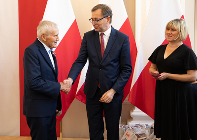 Eugeniusz Maślanka odznaczony przez dra Jarosława Szarka KWiS. Fot. Igor Witowicz