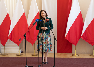 Dr Ewa Leniart - wojewoda podkarpacki, przemówienie podczas ceremonii wręczenia KWiS. Fot. Igor Witowicz