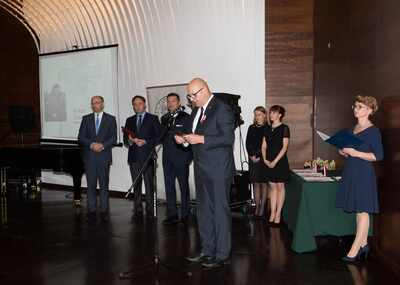 Artur Szary laureat Nagrody  Honorowej "Świadek Historii"