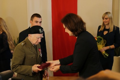 Uroczystość wręczenia Krzyży Oficerskich Orderu Odrodzenia Polski. Fot. Piotr Szopa