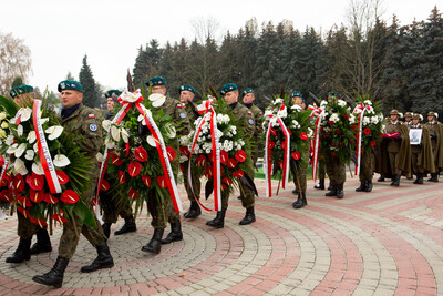 Uroczystości pogrzebowe Żołnierzy Niezłomnych, Leopolda Rząsy i Michała Zygo, na cmentarzu komunalnym Wilkowyja w Rzeszowie.Fot.IPN/Igor Witowicz